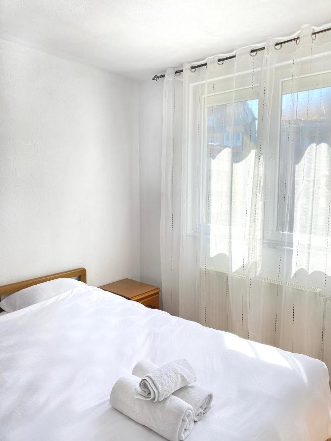 Zogu Apartments - City Center Priştine Dış mekan fotoğraf