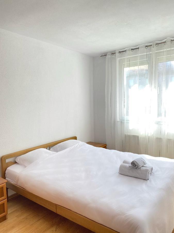 Zogu Apartments - City Center Priştine Dış mekan fotoğraf